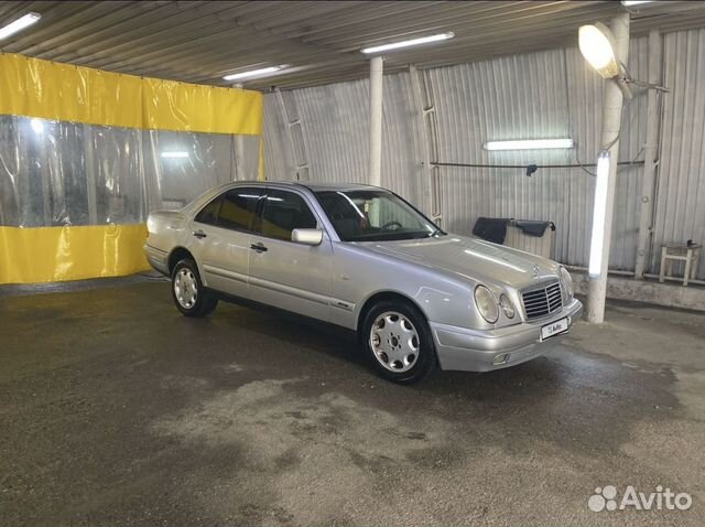 Mercedes-Benz E-класс 3.2 AT, 1998, битый, 318 000 км