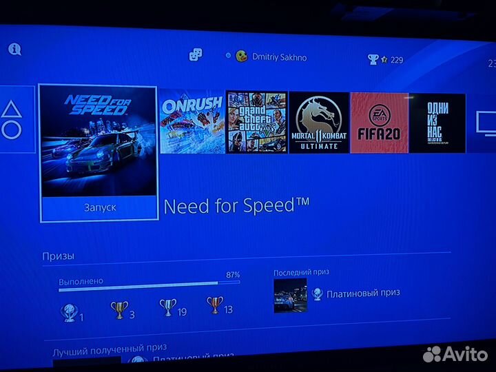 Sony PS4, 2 джостика, 225 игр