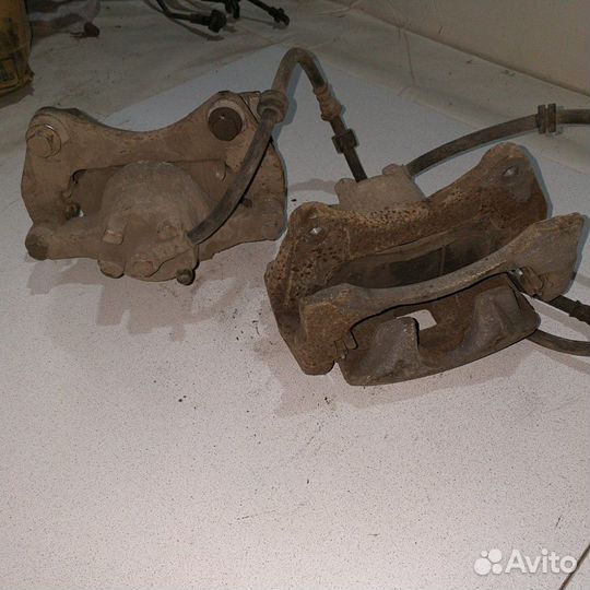 Суппорт тормозной передний Mitsubishi ASX