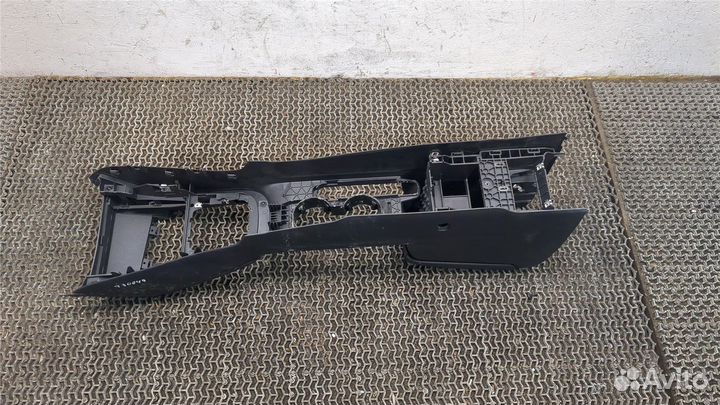 Консоль салона Volkswagen Jetta 6, 2011