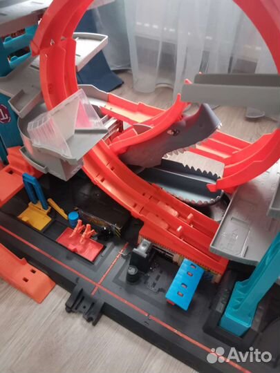 Hot wheels трек акула