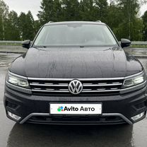 Volkswagen Tiguan 2.0 AMT, 2017, 85 000 км, с пробегом, цена 2 949 000 руб.