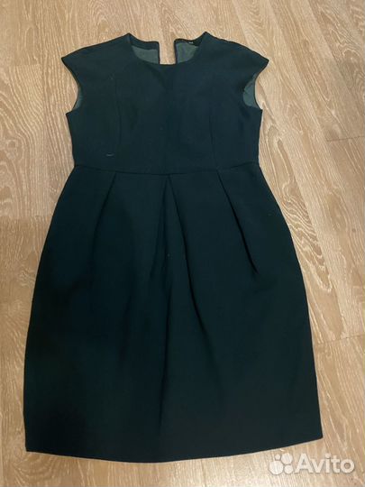 Платье зеленое Massimo dutti