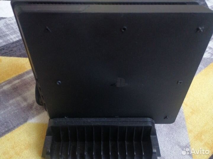 Плейстейшен 4 slim