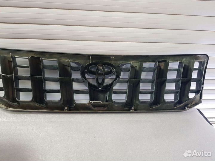Решетка радиатора Toyota Land Cruiser Prado