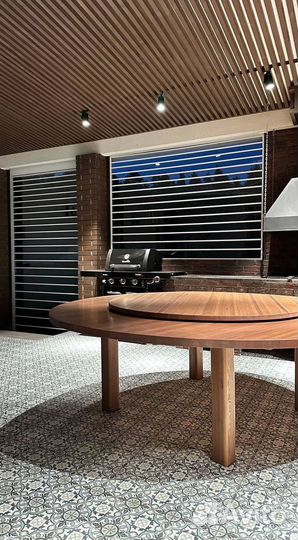 Стол на кухню. Мебель для ресторанов