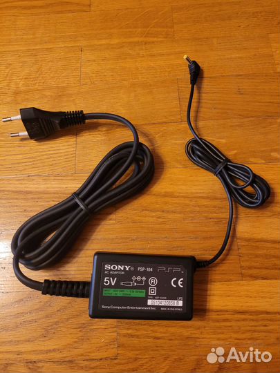 Сетевое зарядное устройство Sony PSP-104