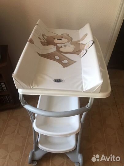 Ванночка с пеленальным столиком