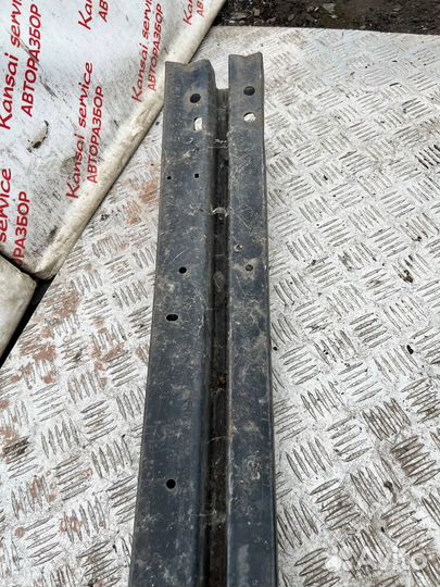 Усилитель бампера передний Toyota Camry SV20