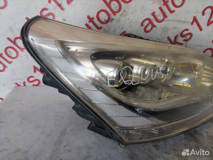 Фара правая Hyundai Equus G8BB 2010