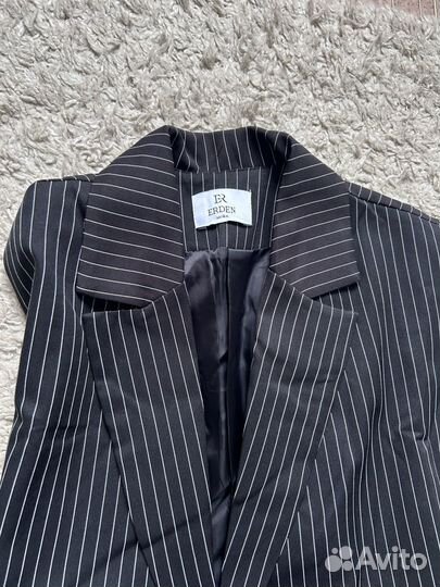 Женский деловой костюм