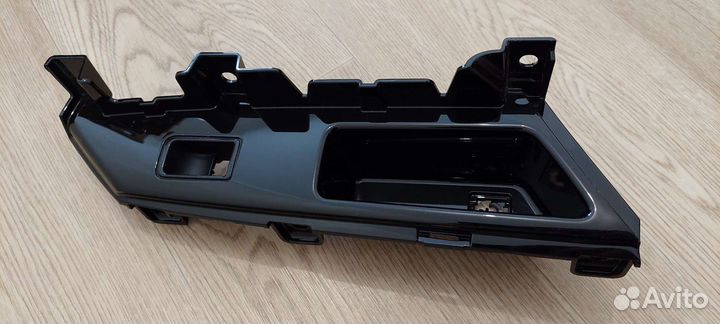 Накладка правая задняя обшивки двери Mitsubishi