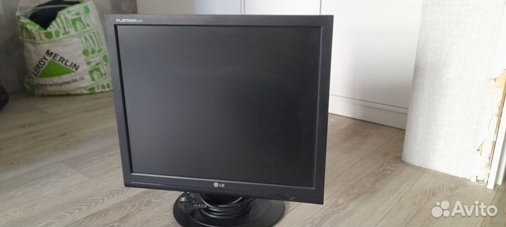 Монитор LG flatron L1917s
