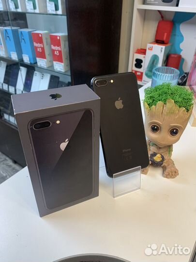 iPhone 8 Plus, 64 ГБ