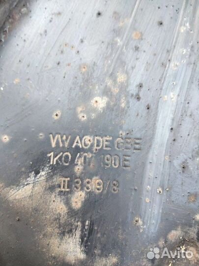 Рычаг передний правый Volkswagen Golf 5 Plus 1.4