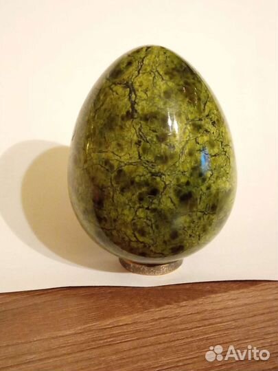 Яйцо из камня