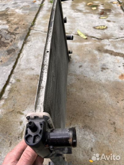 Радиатор охлаждения mitsubishi colt