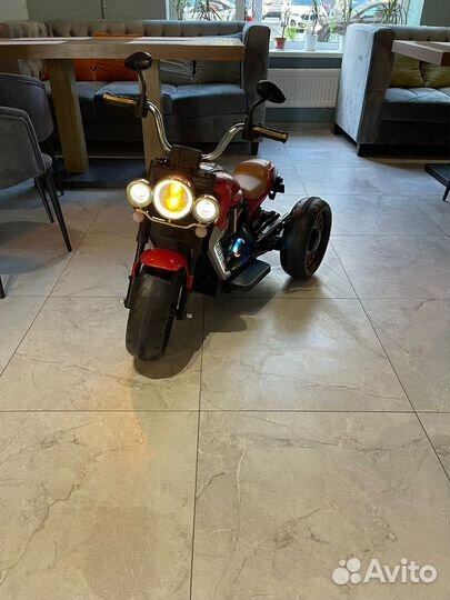 Детский электромобиль