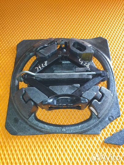 Ящик для инструментов Ford Focus