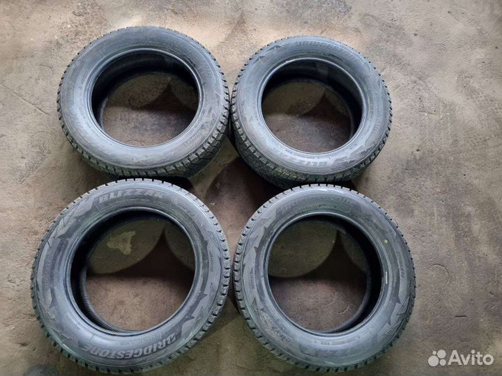 Bridgestone Blizzak DM-V2 225/60 R17 99S