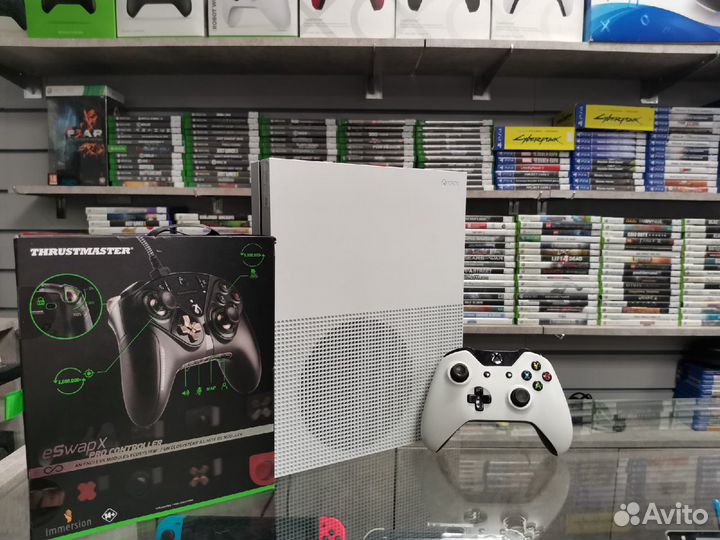 Xbox One S 1000gb + Доп джойстик ThurstMaster