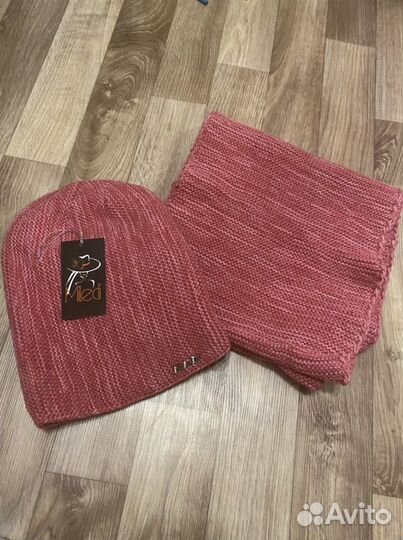 Женский комплект шапка и шарф