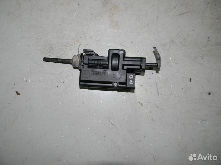 Активатор замка крышки бензобака (хэтчбэк) Renault