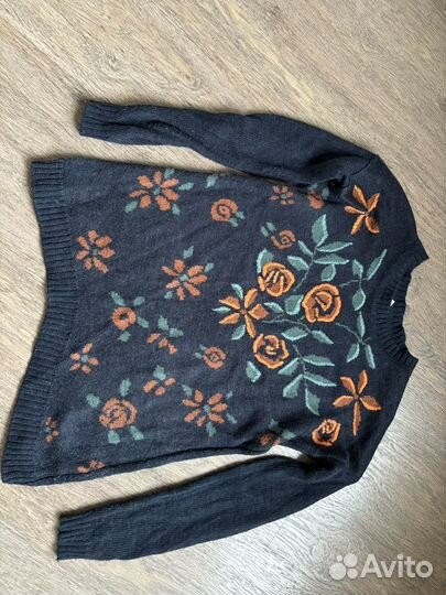 Свитер женский