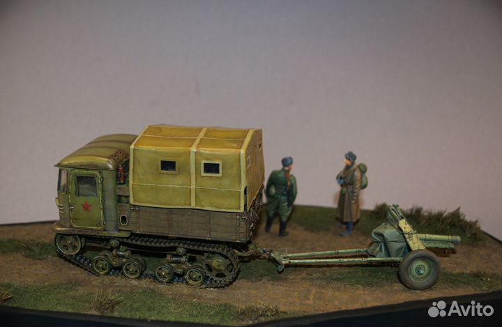 Модель гусеничного тягача стз-5 в масштабе 1/35