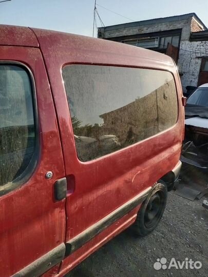 Крыло заднее левое Peugeot Partner M59 KFW 2011