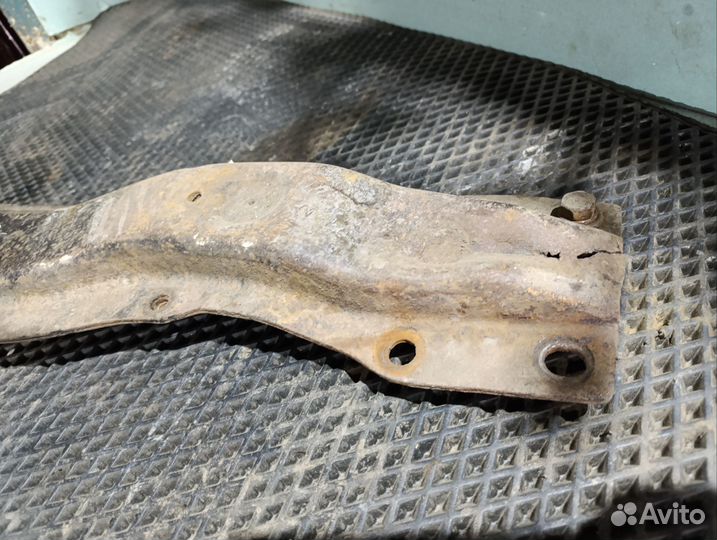 Балка передняя Мицубиси паджеро 2