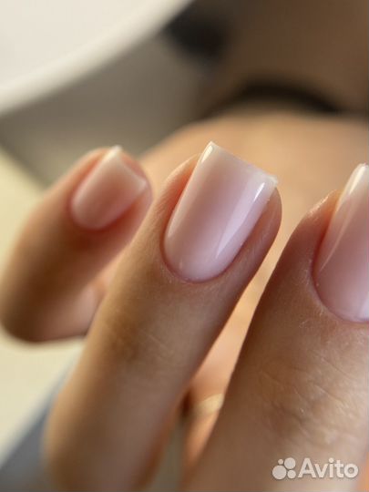 Модель на маникюр с покрытием