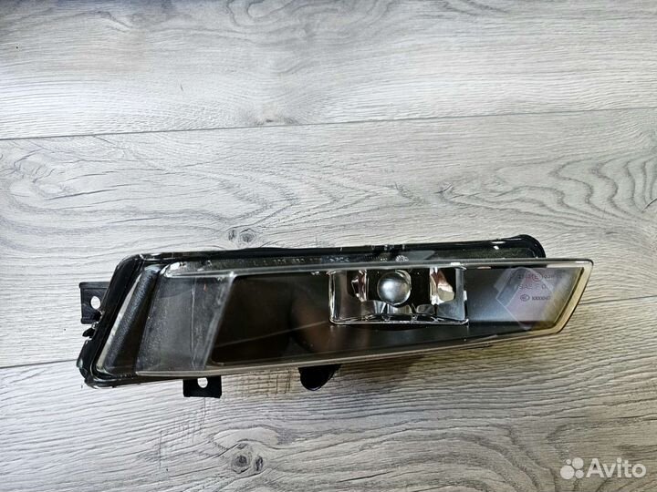 Противотуманная фара BMW X1 E87