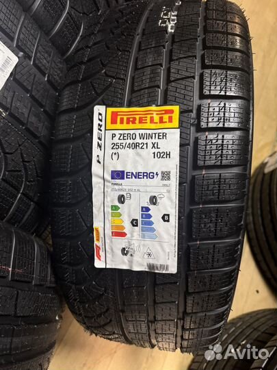 Pirelli P Zero Winter 285/35 R21 и 255/40 R21