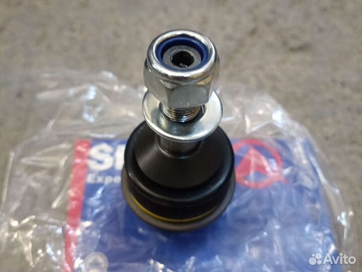 Шаровая опора Grand Cherokee WK2 11-15