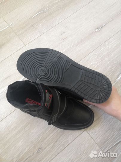 Новые демисезонные ботинки для мальчика 38 р-р