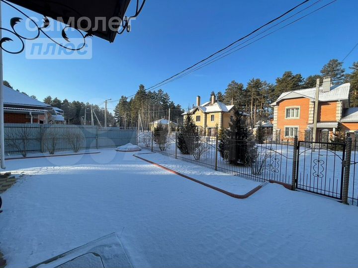 Коттедж 333,6 м² на участке 10 сот.