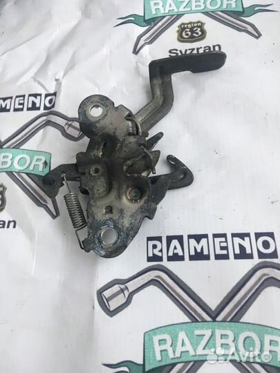 Замок капота Peugeot 308