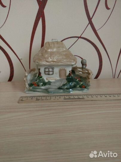 Винтажный фарфоровый домик
