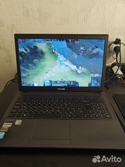 Игровой ноутбук 2 видеокарты Dota 2 видеообзор
