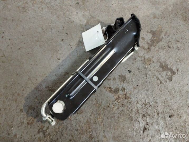 Домкрат Volkswagen Passat B7 caxa 2013