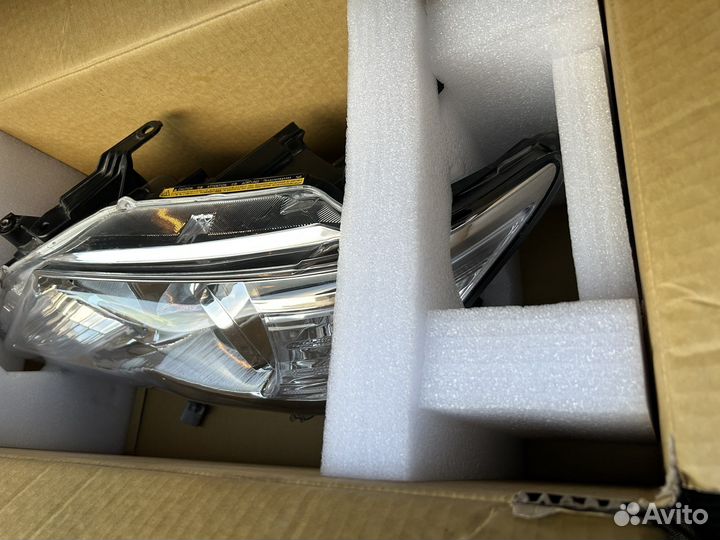 Фара левая на toyota camry 50