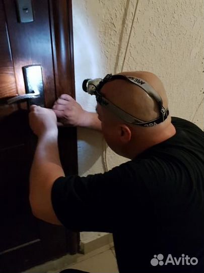 Вскрытие, замена и ремонт замков