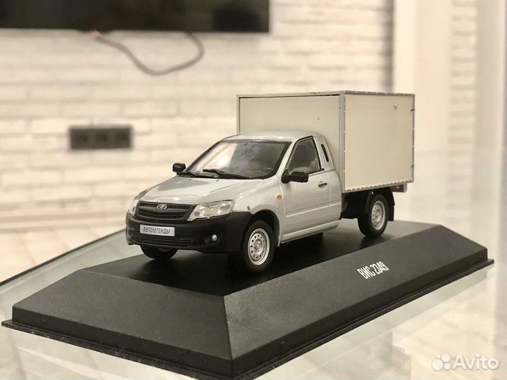 Модель автомобиля вис 2349 автолегенды 1:43