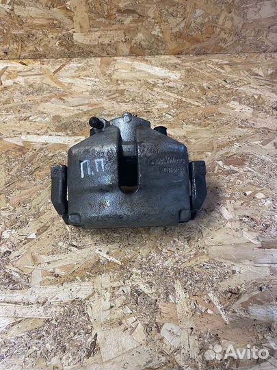 Суппорт передний правый Volkswagen Jetta 6 CPR