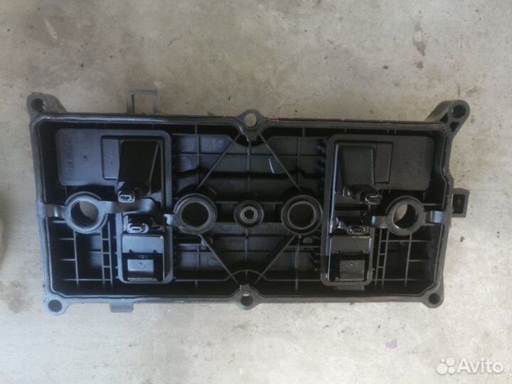 Крышка клапанов Nissan Serena C25 MR20