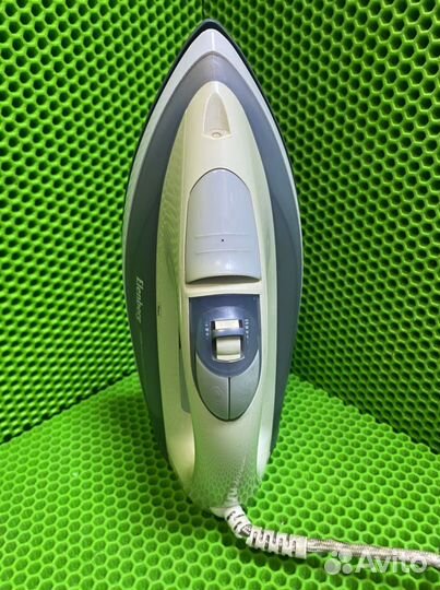 Утюг Elenberg SI-3065