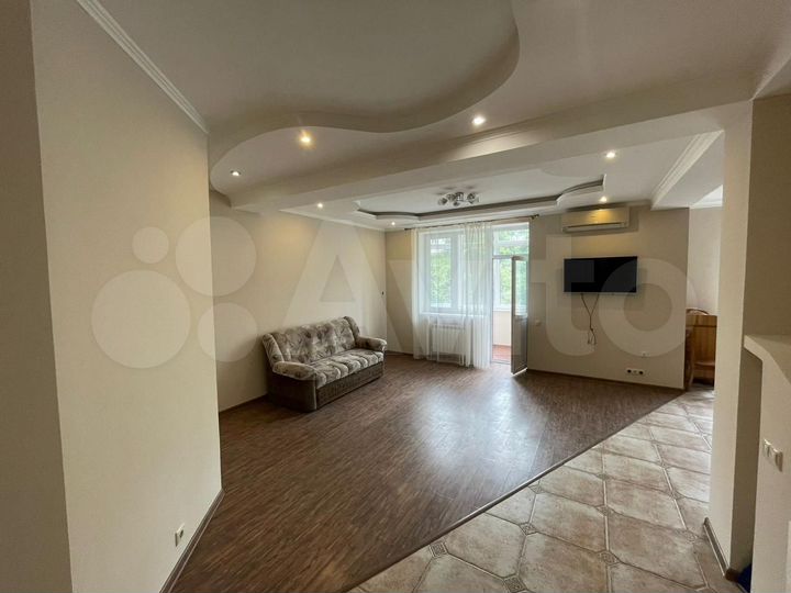 3-к. квартира, 114 м², 3/8 эт.