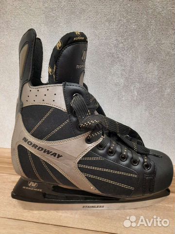 Хоккейные коньки