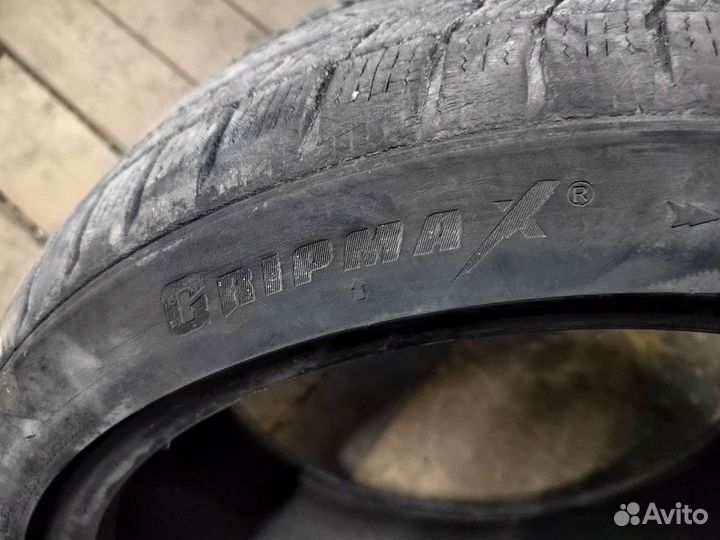 Gripmax Status Pro Winter 205/40 R17